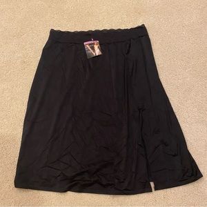 Black XL Vassarette half slip with small slit on side